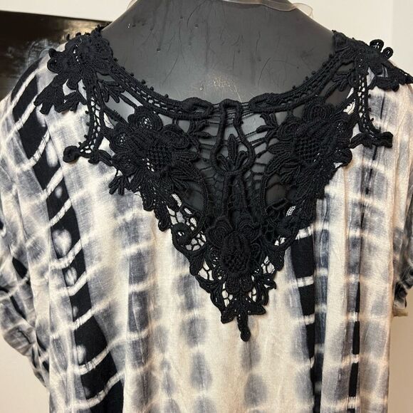 Ella and Kate medium hi low blouse bin s - Picture 4 of 5